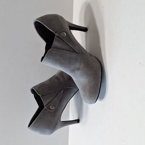 Elegant Gray Women's Heeled Ankle Boots